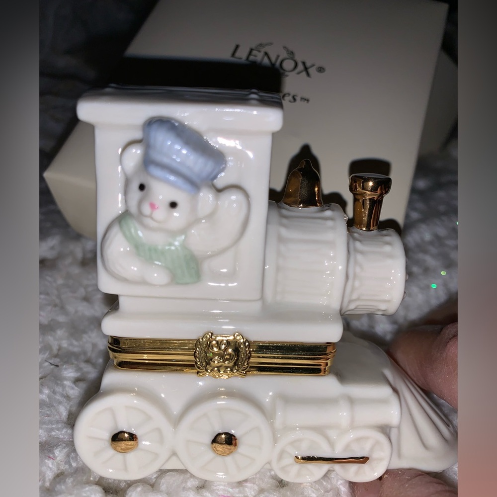 Lenox Treasures All Aboard Treasure Box with Gold Details